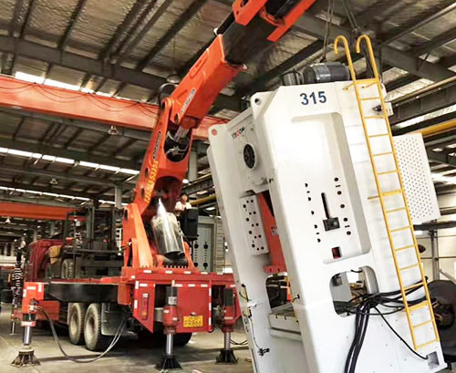 宁化县附近随车吊出租，轻松解决运输难题