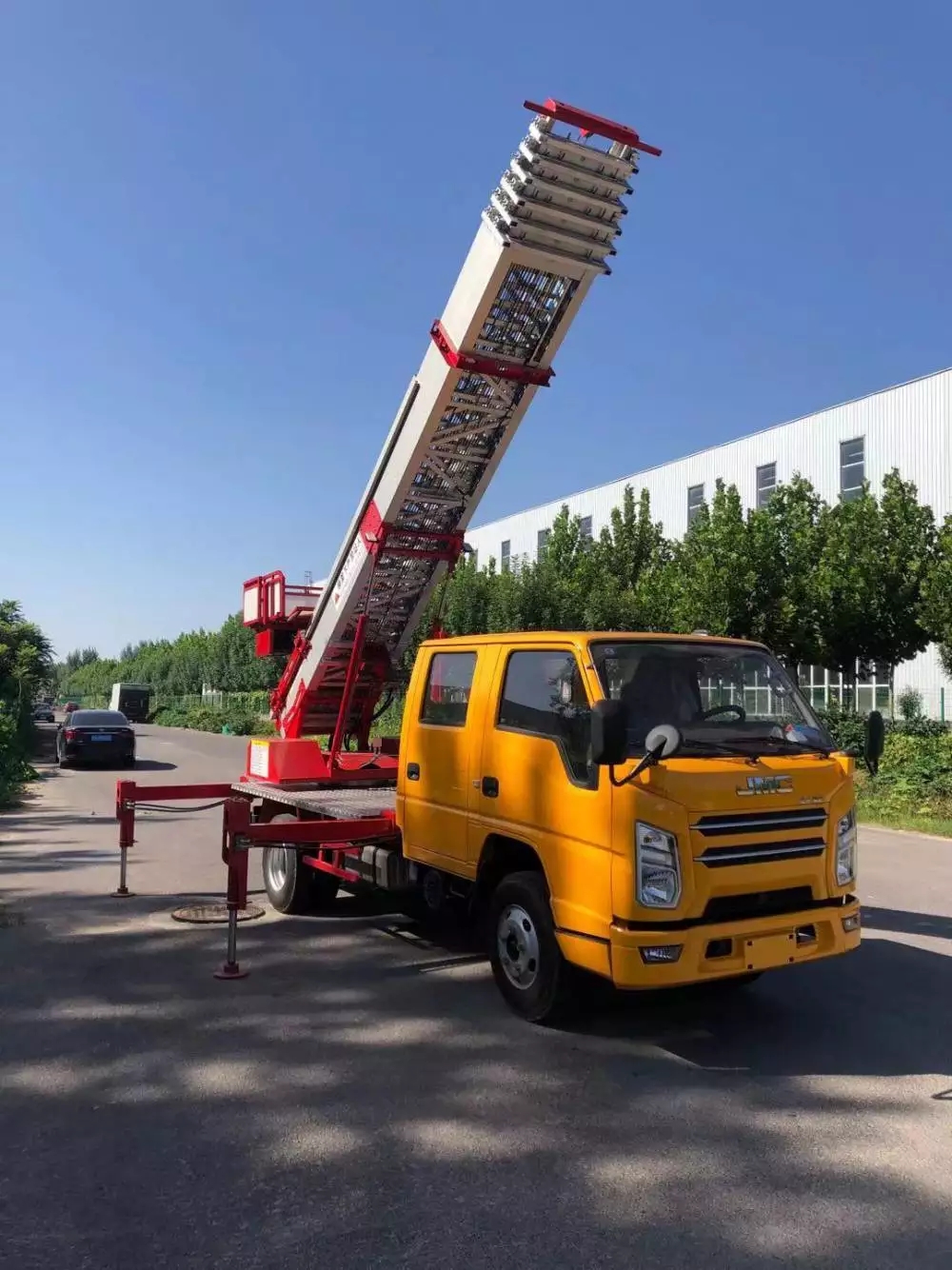 宁化县附近的云梯车出租服务：轻松解决高空作业需求