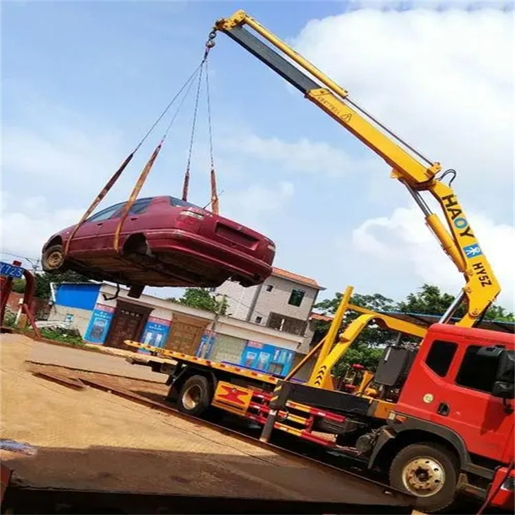 宁化县吊车吊汽车的正确方法